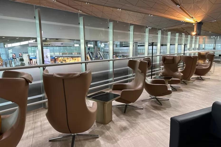 Как попасть в бизнес-зал в аэропорту, даже если летишь экономом - инструкция для «чайников»