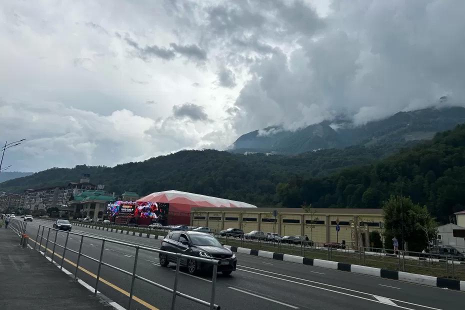 На пять часов короче: какой путь до моря быстрее - по Крымскому мосту или Ростов-Мариуполь