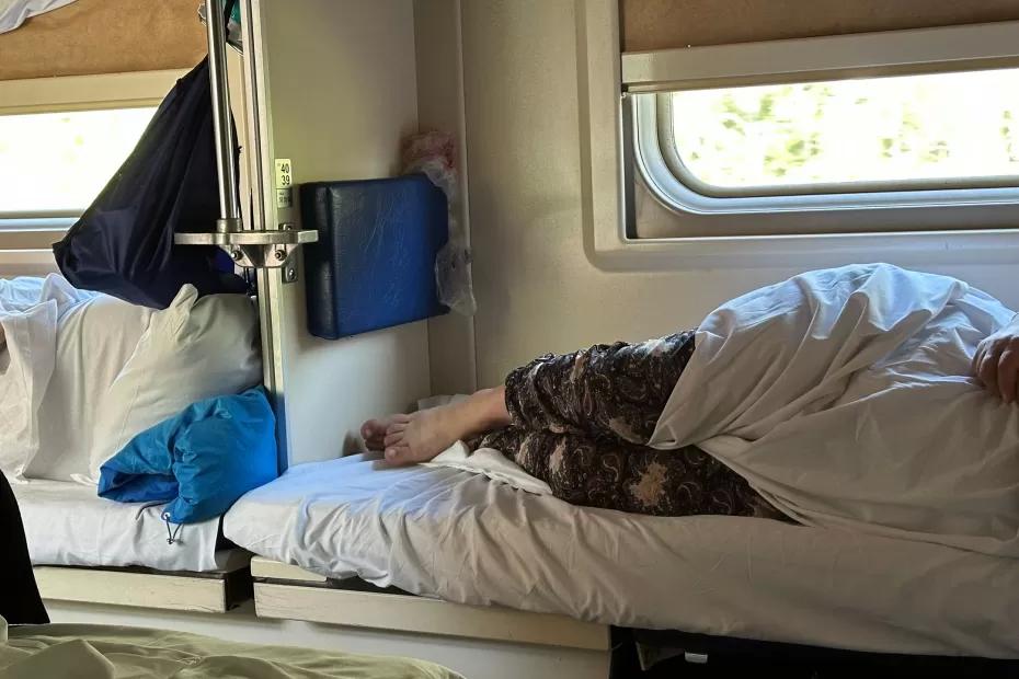 Как занять чужое место и остаться правой: история наглой пассажирки из поезда