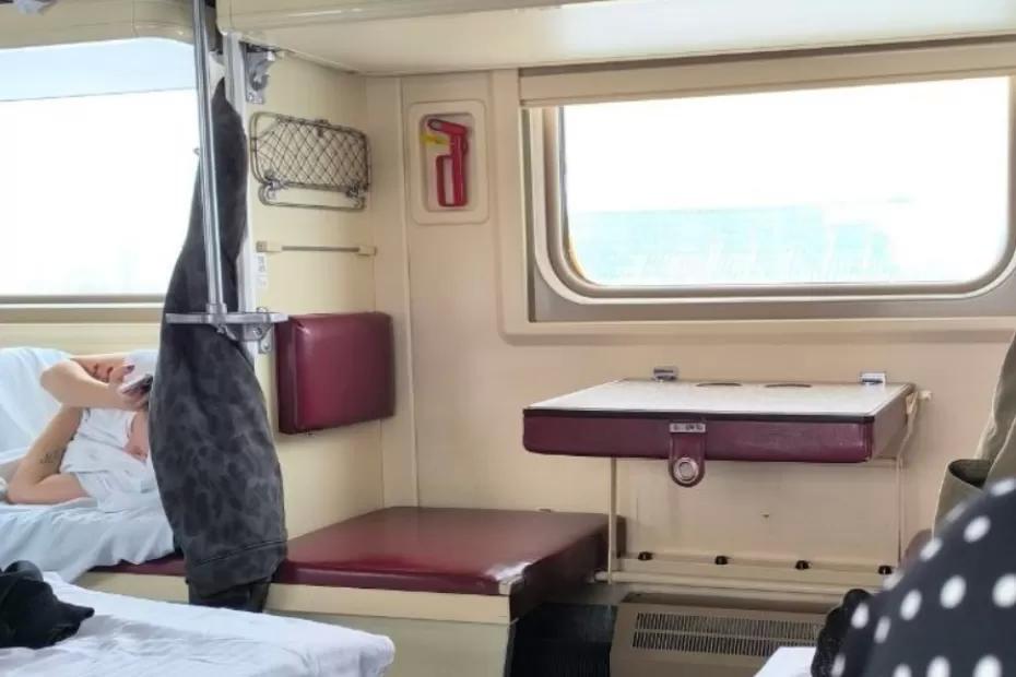 Верхняя «боковушка» у туалета - лучшая: беру всегда это место - и еду как царица