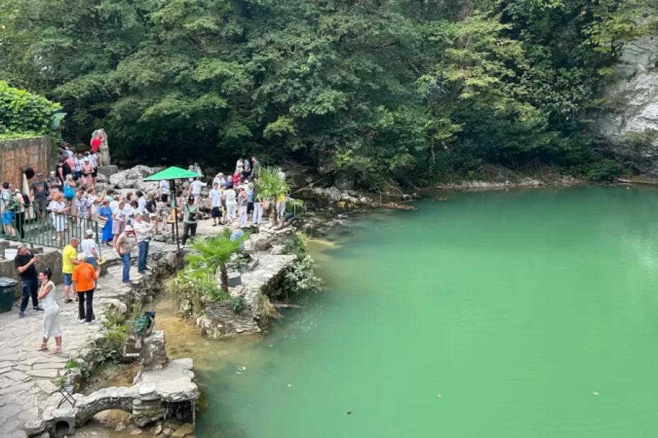 «Нас затопит туристами!» - жители Байкала и Урала умоляют не ехать к ним вместо Анапы