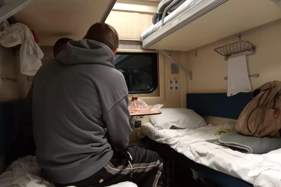 Наличие ребёнка - не орден. Почему я не уступил полку в поезде и не чувствую вины