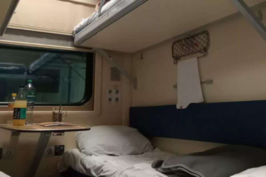 «Он так успокаивается»: в купе села женщина с сыном - он включил мультики на всю громкость: месть вышла приятнее, чем ожидалось