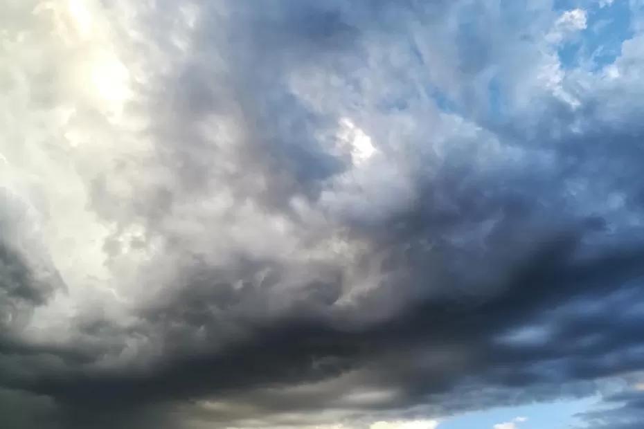 Появились новые данные: синоптики изменили прогноз на ближайшие дни