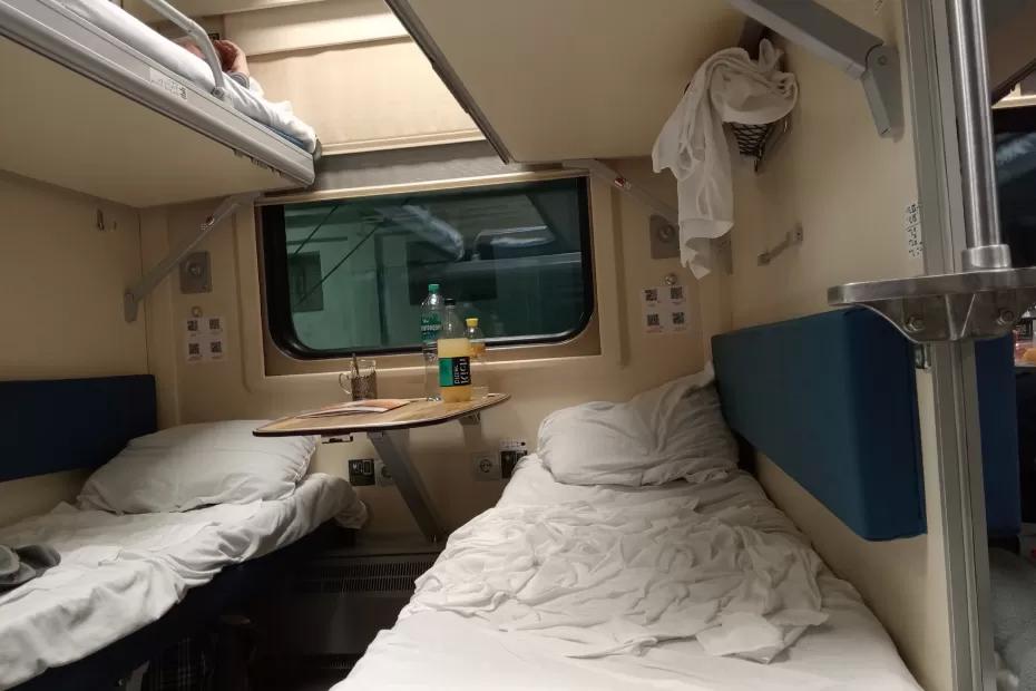 Пассажирка легла на мою полку до отправления. Я отомстила так, что она запомнит надолго