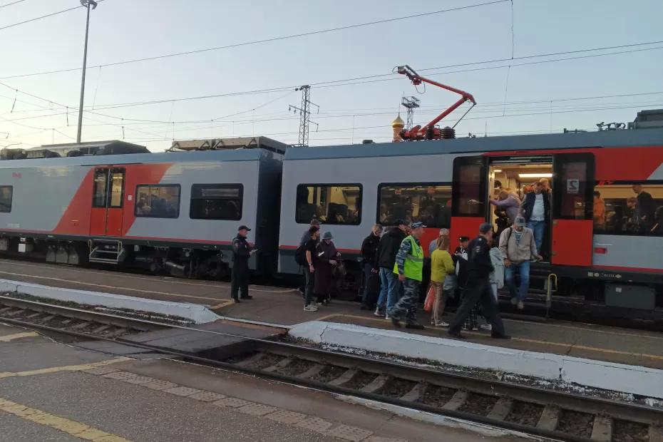 Ночью услышала детский плач в запертом купе - и узнала, на что способны «родители года»: я ехала одна в поезде