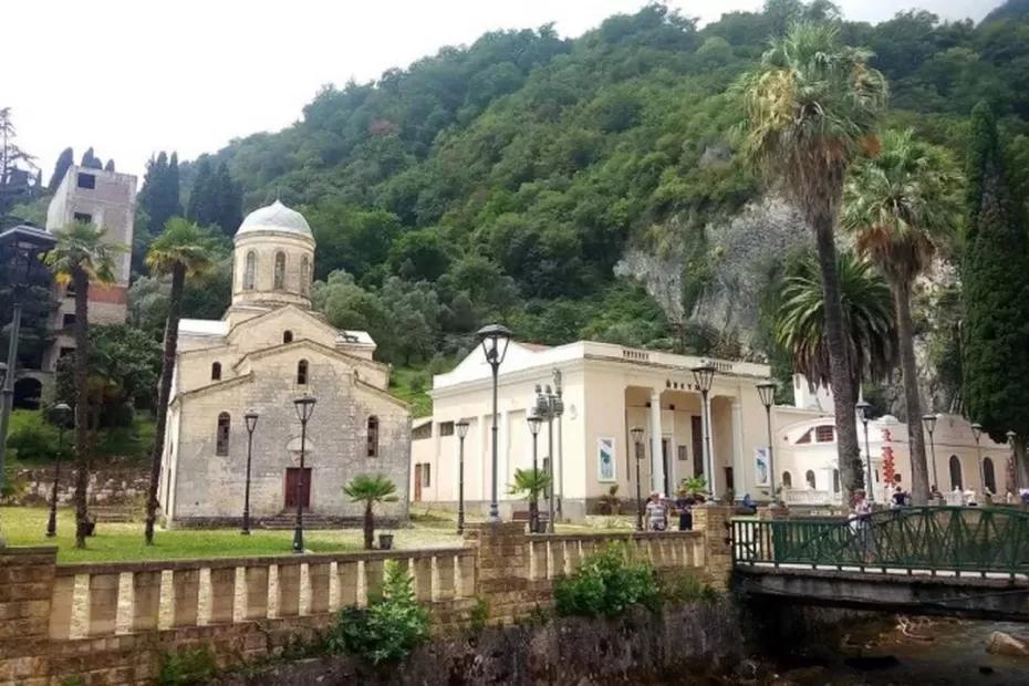 «У меня дар речи пропал от такой наглости и хамства»: честный комментарий туристки из России о своем путешествии в Абхазию