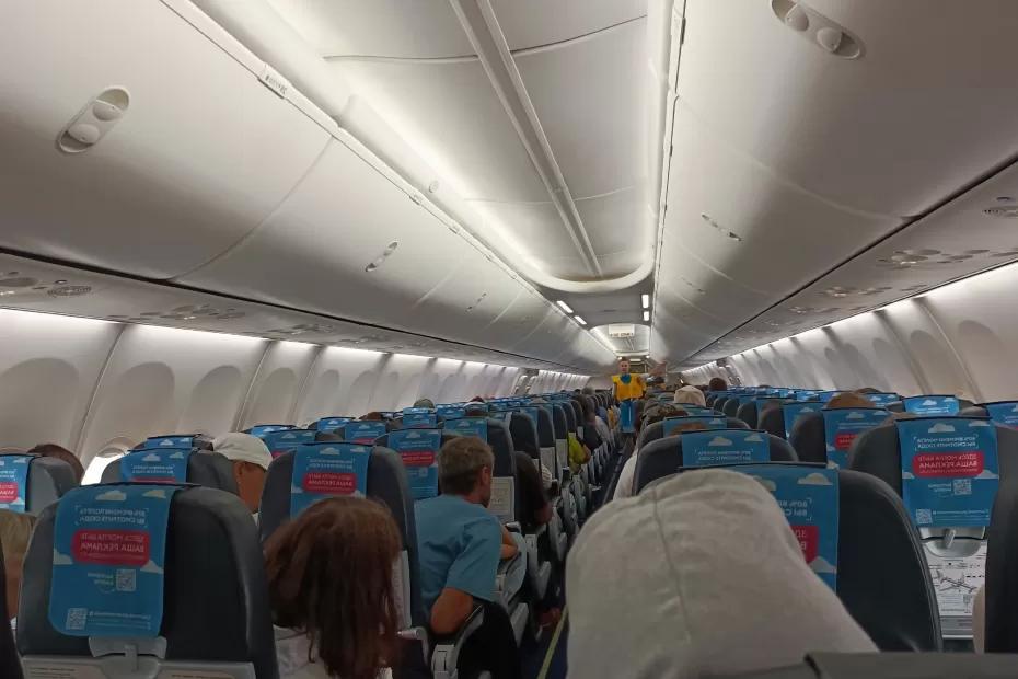 Стюардесса честно рассказала про самые неприятные привычки пассажиров - долго держала в себе, но больше не смогла молчать