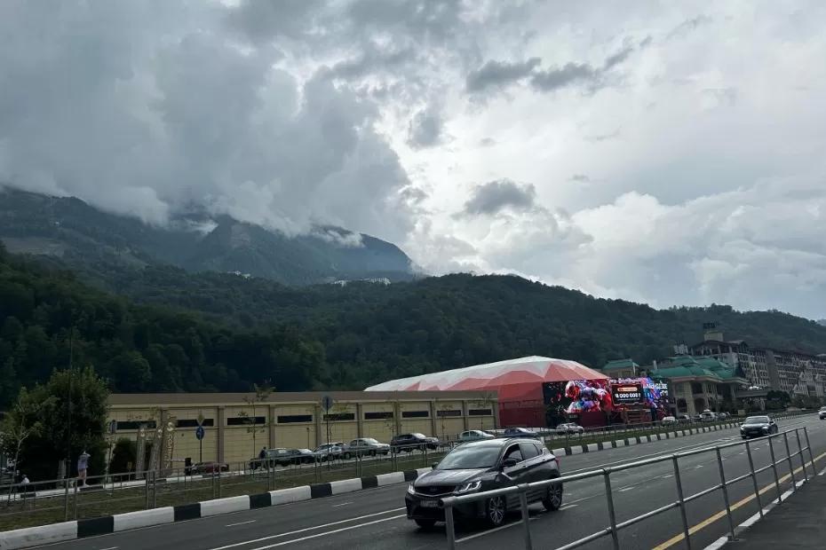 Как абхазы тратят свое богатство от туризма: 3 месяца работают, 2 тратят, а после жестко экономят - путешественник раскрыл правду