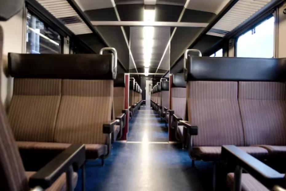 Специалисты рассказали о ТОП-5 местах в вагонах, которые предпочтительно обходить ради своих интересов при каждой поездке