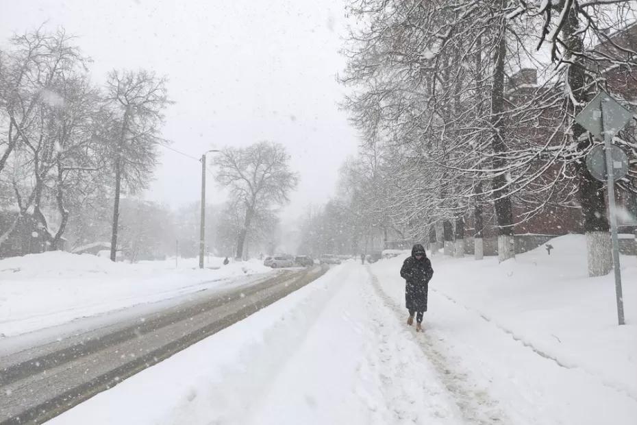 Метеорологи пообещали россиянам погодные сюрпризы: где в ближайшие дни ожидаются сильные снегопады?