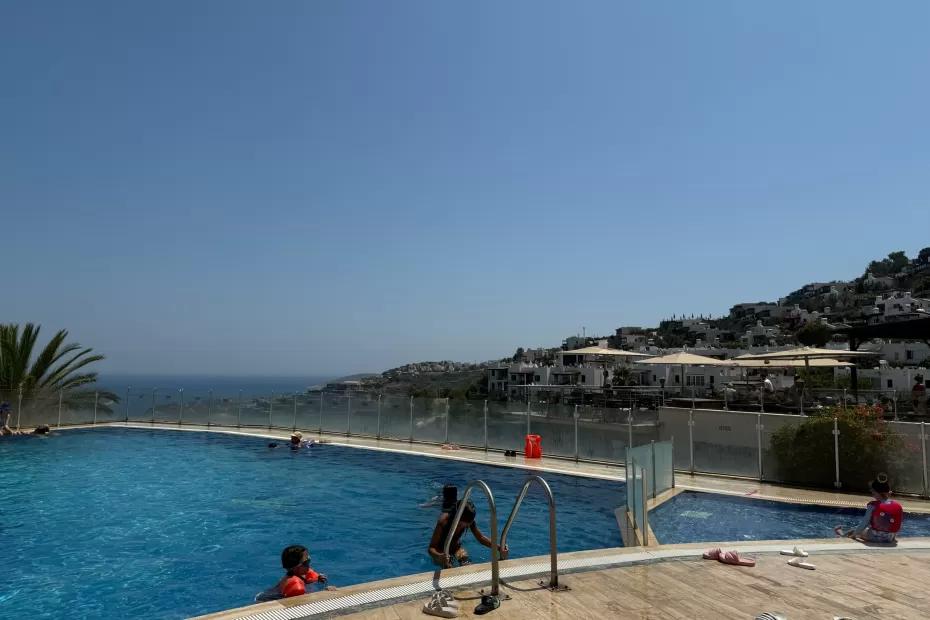 Случайно узнал сколько стоит санаторий в другом месте с проживанием и питанием - ахнул от цен: в Турцию и Египет больше ни ногой