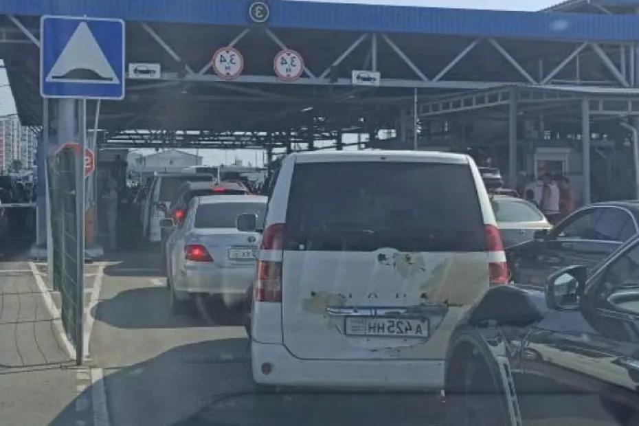 «Ад на абхазских дорогах: что творят местные у границы. Мы еле ноги унесли» - честный отзыв российских туристов о поездке в Абхазию