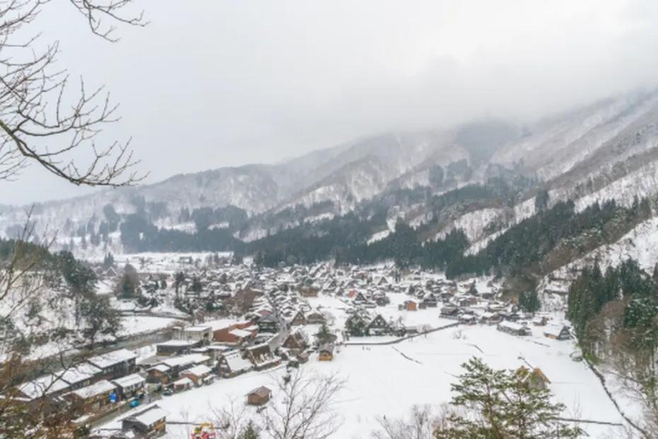Завалит снегом по самое колено: синоптики назвали дату мощного снегопада в России