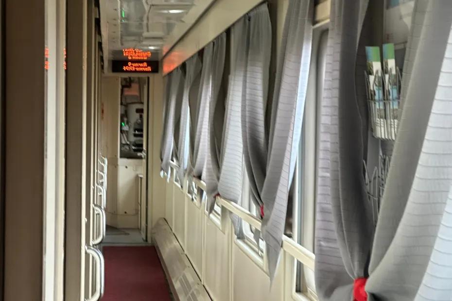 «На остановке поезда заходит женщина с годовалым ребенком и требует, чтобы я ушла со своей полки»: вот как нужно реагировать на такие слова