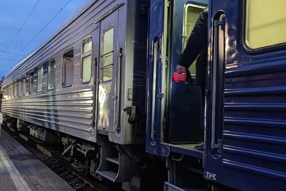 Где находятся самые удобные и неудобные места в вагонах поезда: проводники вам этого никогда не расскажут