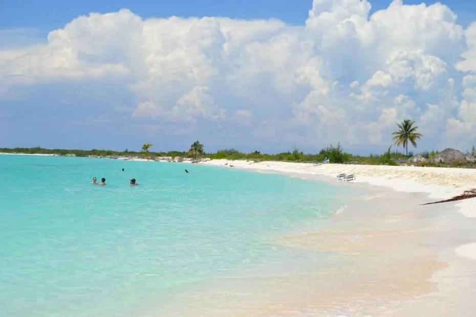 В 2 раза дешевле Сочи и здесь любят русских: на этот элитный курорт полечу в январе