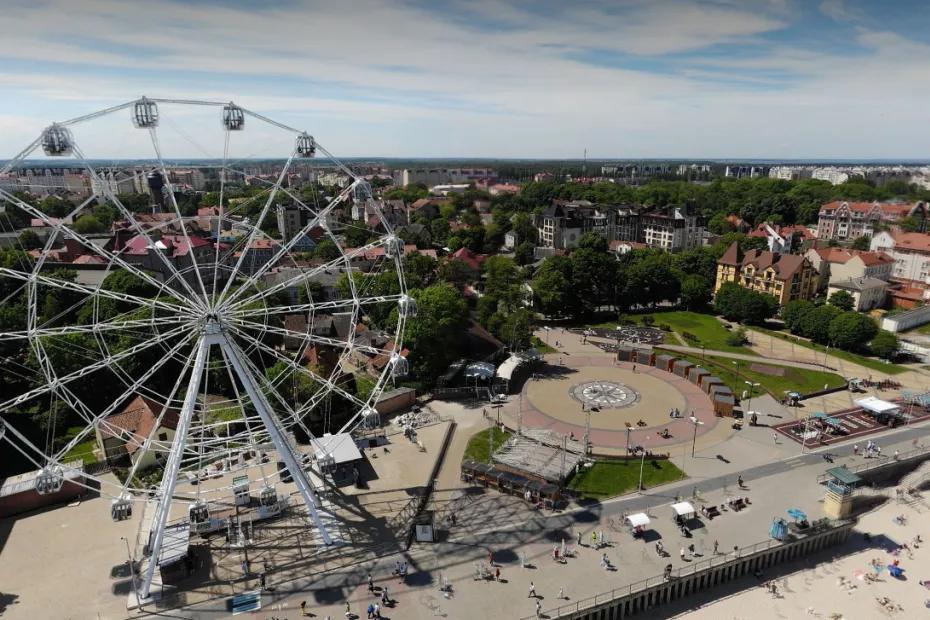 Этот город намного круче чем распиаренный Калининград: милый курортный городок, просто сказка - без толп туристов и заоблачных цен