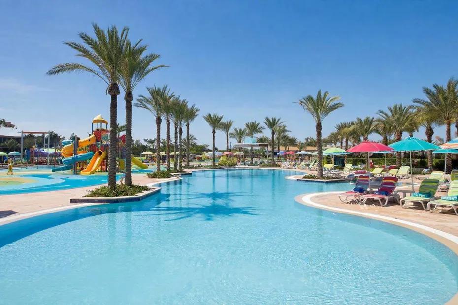 8 вещей, которые бесят в российских туристах весь персонал турецких отелей