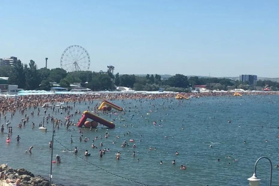 Пляжи грязные, работы нет, цены как в Сочи: почему этот курорт Краснодарского края называют черной дырой