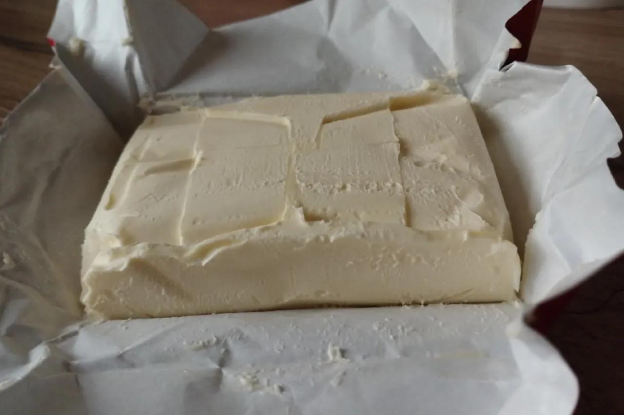 Берите сразу по 5 пачек - внутри 100% сливки: Роскачество одобрило эти марки сливочного масла - идеальны на бутерброд и в кашу