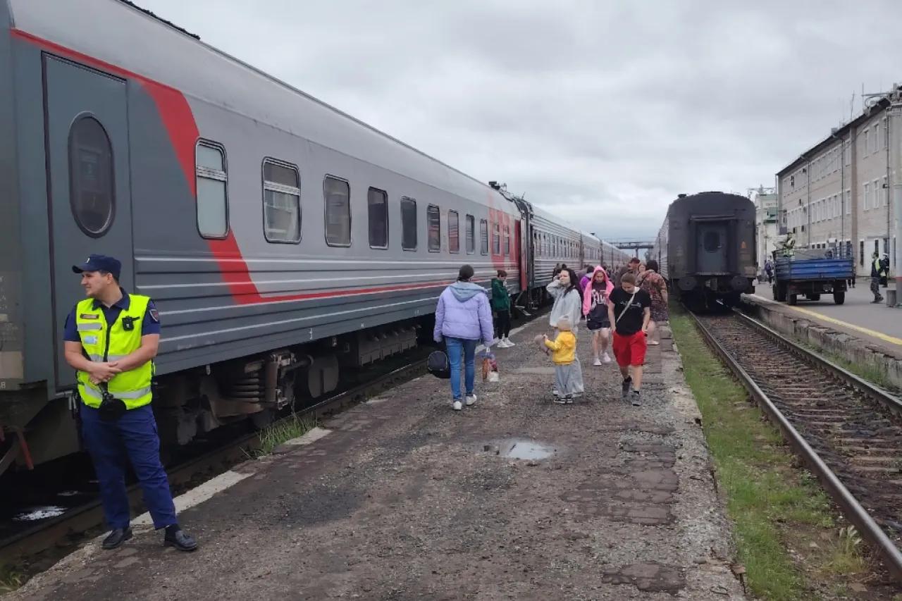 Проводница предупредила про ночную посадку. Но никто не ожидал &laquo;такого&raquo; поворота