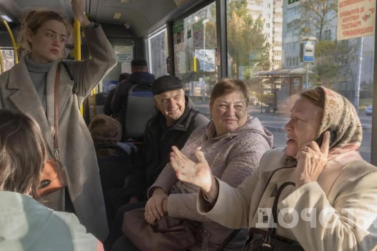 Случайные откровения в купе: почему попутчики рассказывают чужим людям то, что скрывают от близких и друзей