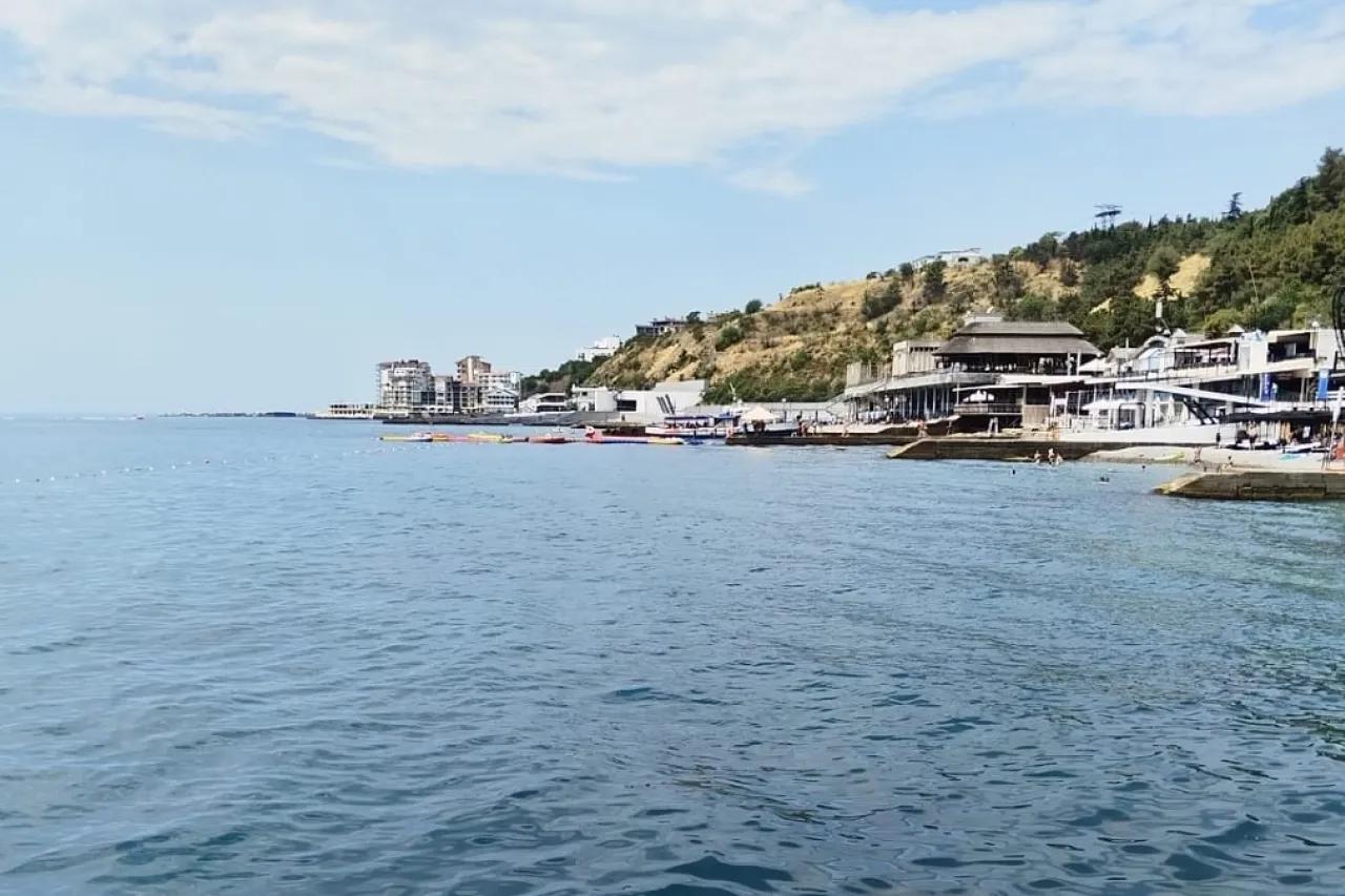 Еду в &laquo;Ниццу&raquo; без визы и заграна: гигантские пещеры, вода цвета бирюзы и нет толп туристов - 3 классных места в Абхазии