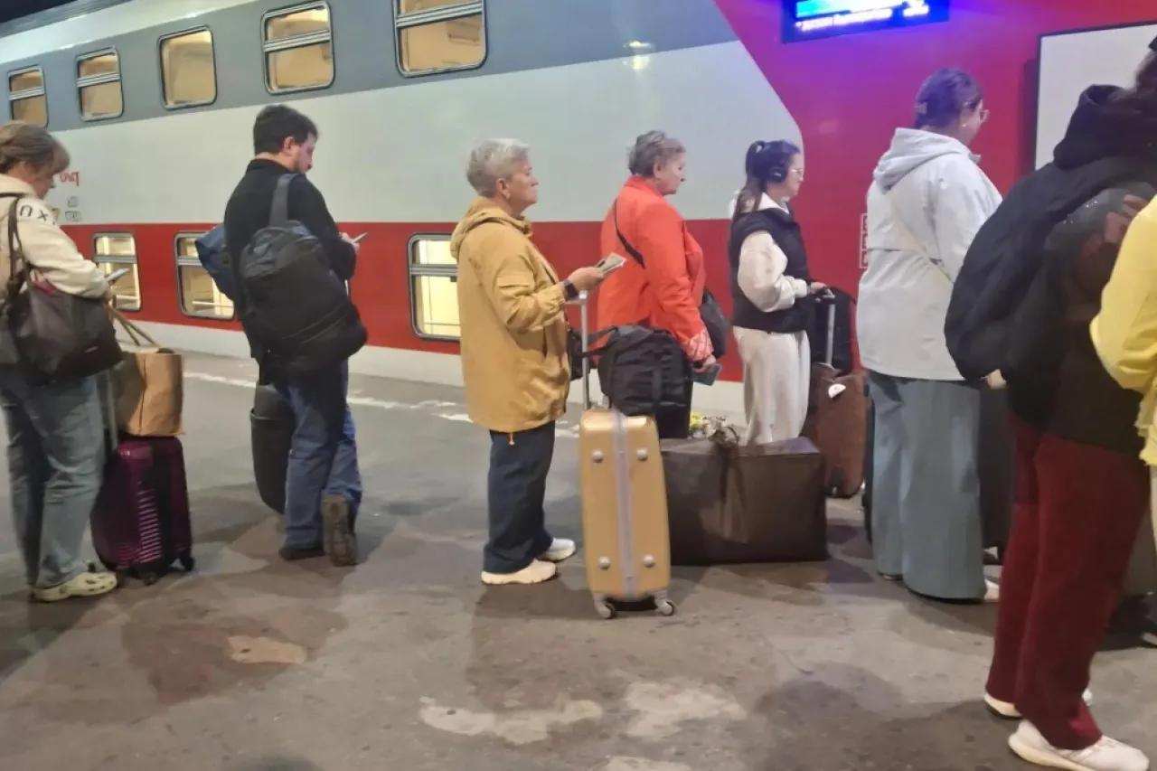 В РЖД ввели новые правила посадки на поезда: ограничения, которые коснутся пассажиров плацкарта, купе и даже электричек