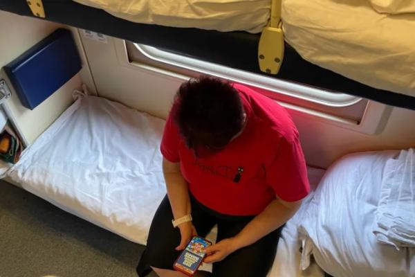 &laquo;Здесь все общее, ваша нижняя полка вам не принадлежит&raquo;: какие правила действуют в белорусских поездах