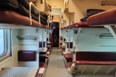 Люди сдают билеты - отпуск испорчен: как изменились правила перевозки в поездах РЖД