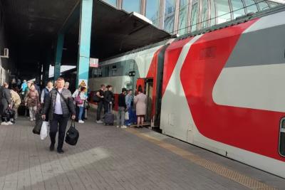 Люди сдают билеты - отпуск безнадёжно испорчен: как изменились правила перевозки в поездах РЖД