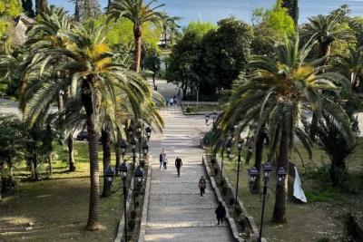 «В этот красивый ад больше никогда ни ногой»: туристы из России дали честный отзыв об отдыхе в Абхазии