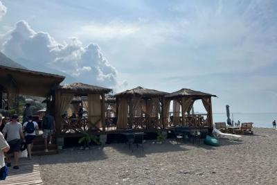 «Это не отпуск, а рабство». Владелица жилья в Сочи обвинила эконом-туристов в нищебродстве