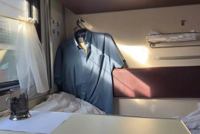 Я купила билет на нижнюю, а сосед решил, что это его место - реакция проводника была неожиданной