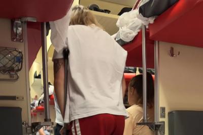 Дорожные истории: как одинокая мама с двумя детьми испортила поездку в поезде всем