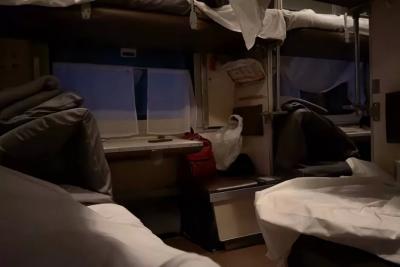 Работает безотказно: как я отвечаю, когда меня просят уступить мое нижнее место - рабочая фраза опытных пассажиров РЖД