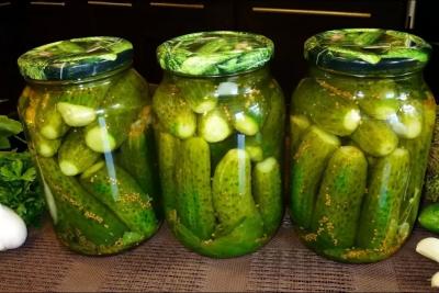 Вкуснейший рецепт засолки хрустящих огурчиков: крайне просто, а главное быстро