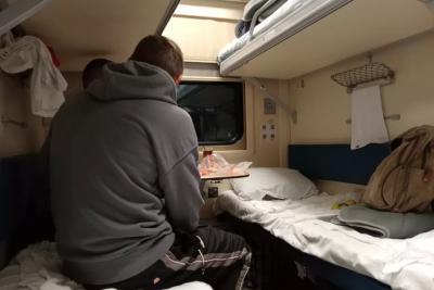 Наличие ребёнка - не орден. Почему я не уступил полку в поезде и не чувствую вины