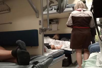 «Молодой человек, давайте без скандала. Вы же всё понимаете»: проводница продала моё купе другим пассажирам