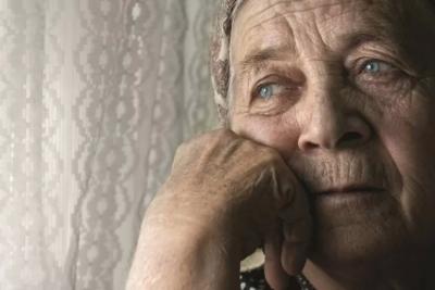 Они все равно вас оставят: почему часто любящие родители остаются одинокими в старости