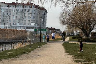 Небывалая жара: Вильфанд поменял прогноз - такого бабьего лета россияне точно не помнят