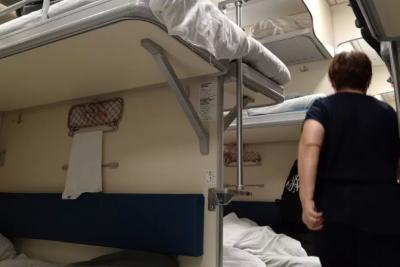 «Всю ночь из-за вас не спала»: уступил вредной женщине нижнюю полку - и проучил ее: вот как я поступил