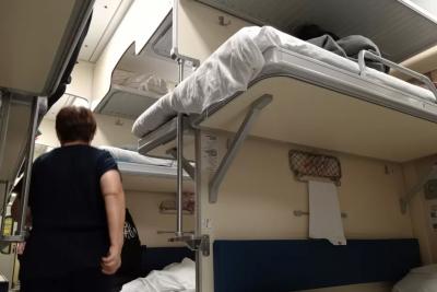 Как я проучил хамоватую попутчицу, вежливо уступив ей нижнюю полку