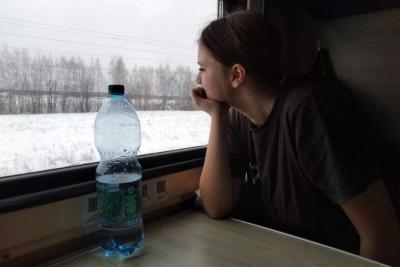 Всю дорогу учил меня, как правильно жить: захожу в купе, а на моей нижней полке уже устроился пожилой пассажир