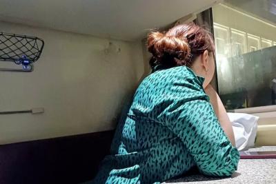 Отобрала моё место и ещё устроила скандал - такой наглости я не видела никогда: проводник заставил меня уступить пассажирке и поездка превратилась в кошмар