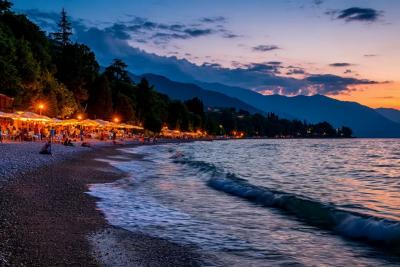 В Абхазии вы сами покинете море с наступлением темноты - и вот почему