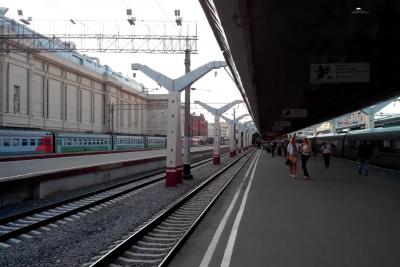 Зашли пенсионеры и потребовали отдать им оба нижних места: в купе уже были две женщины, одна не могла ходить