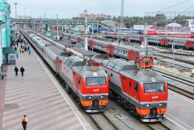 Даже проводник оказался бессилен: &laquo;Я их по-вашему замять должна?&raquo;: хамоватая попутчица в купе заняла все крючки своими дорогими пальто из ЦУМа