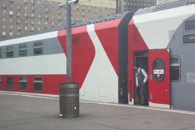 Храп, крики и блатняк, но утром я отомстил тихо и эффективно: вся семья мешала спать мне в поезде